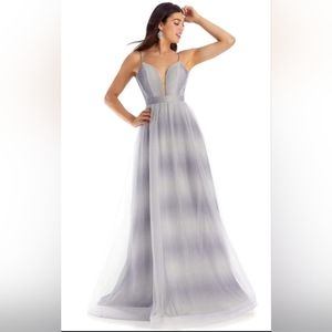 NWT Clarisse Gown 🔥